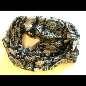 Infinity scarf